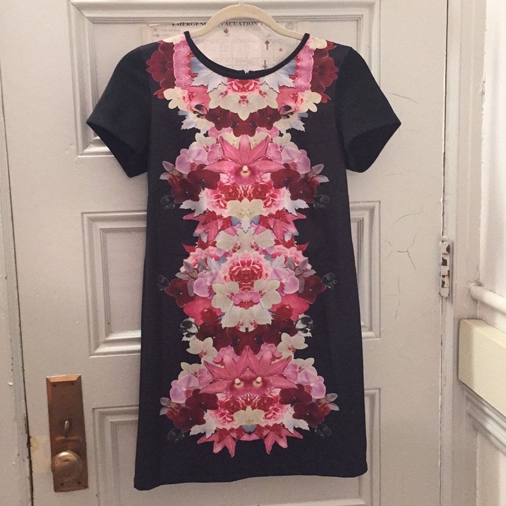 Ginger Fizz Floral Print Shift Dress